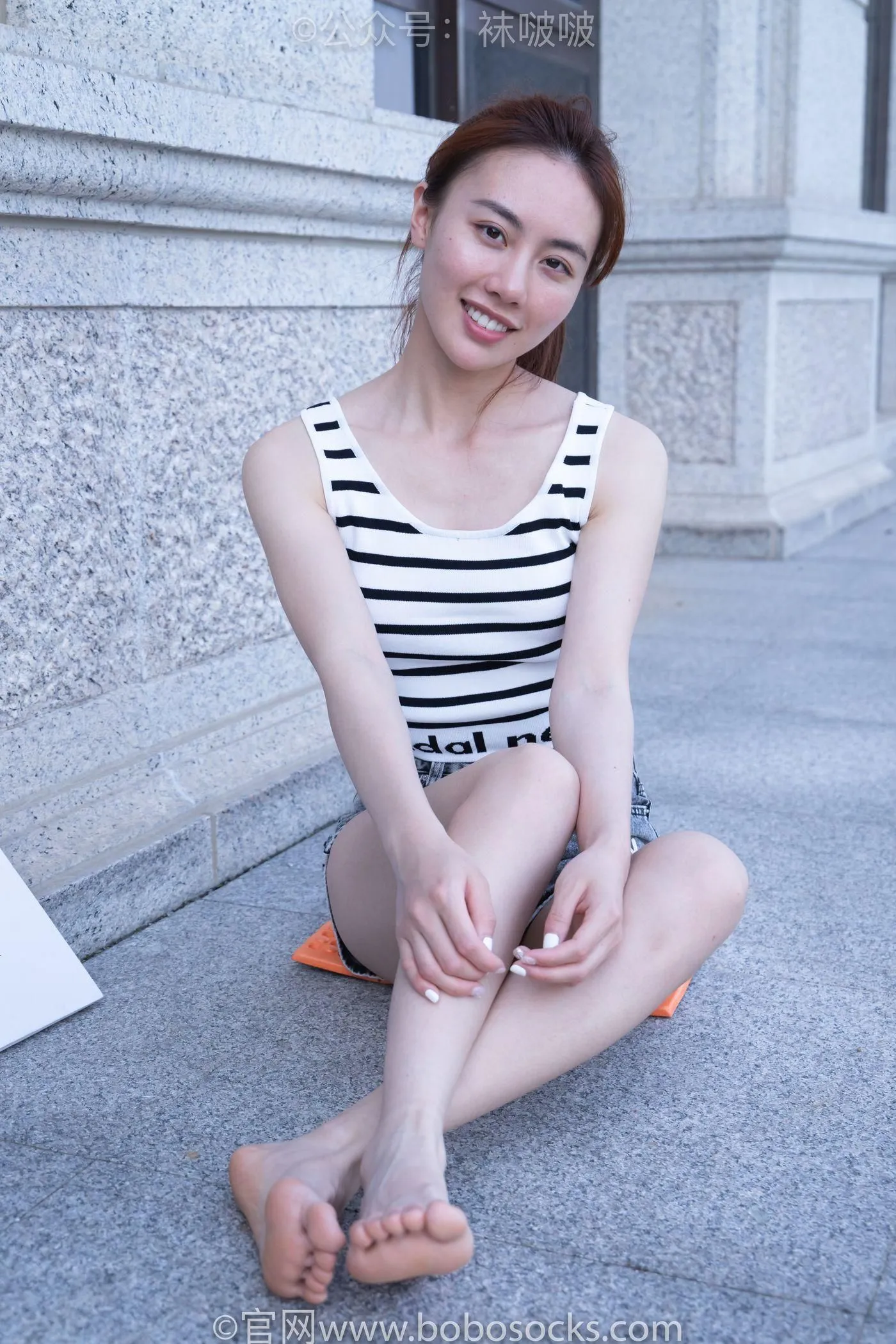 [BoBoSocks袜啵啵]NO.006 小米-运动鞋、白色小腿袜、裸足 [130P]插图5